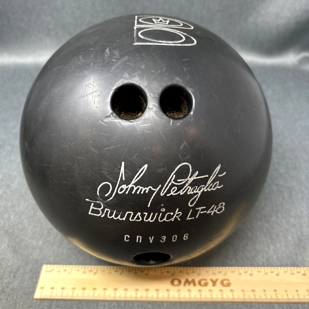 VTG Johnny Petraglia LT-48 Cursive Black Brunswick Bowling Ball 16LB CNV306
